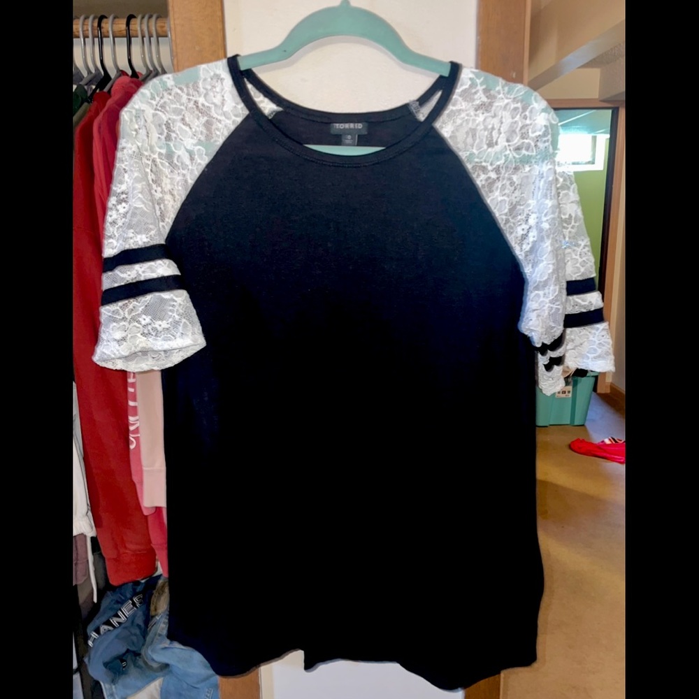 Black/White Lace short sleeve top